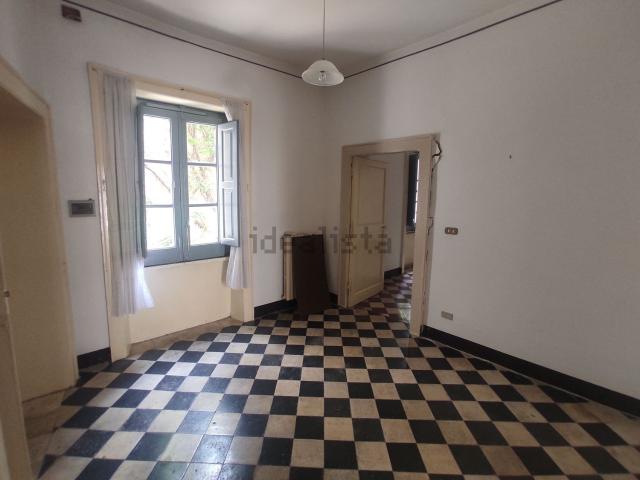 Appartamento in affitto di 180 m² in Via Roma
