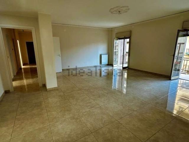 Appartamento in affitto di 180 m² in Via Tisia
