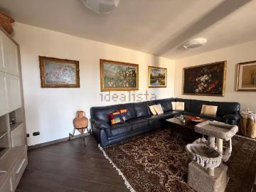Appartamento in affitto di 180 m² in Via Valle Quarta