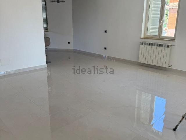 Appartamento in affitto di 180 m² in Via Varcaturiello