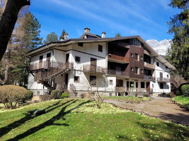 Appartamento in affitto di 180 m² in Viale Belvedere, 34