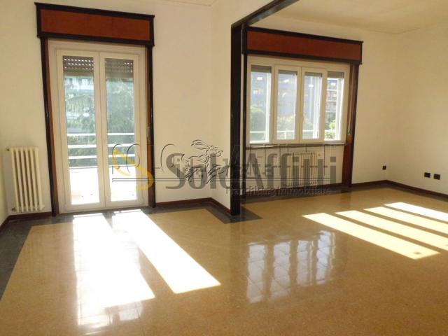Appartamento in affitto di 180 m² in Viale della Libertà