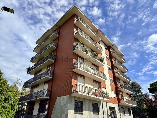 Appartamento in affitto di 180 m² in Corso Torino, 8