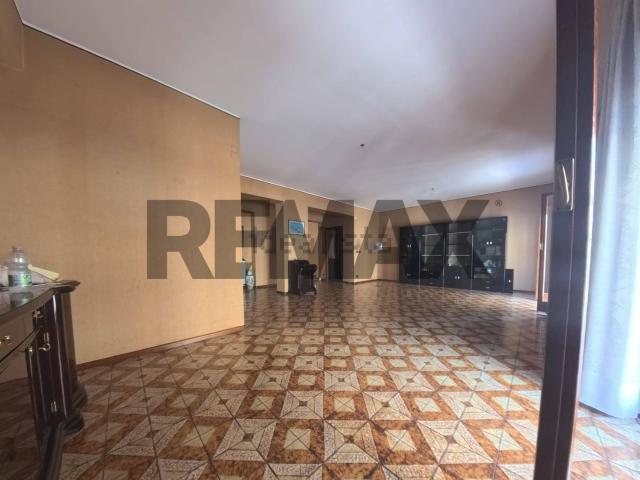 Appartamento in affitto di 184 m² in Via Generale Giuseppe Arimondi, 1