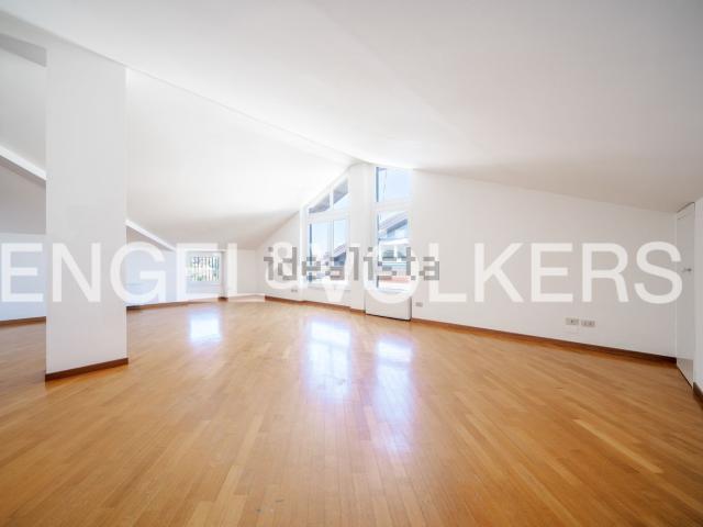 Appartamento in affitto di 185 m² in Via Dario Papa, 14