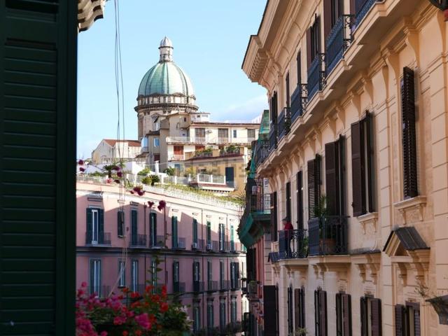 Appartamento in affitto di 185 m² in Piazza Giulio Rodinò, 24