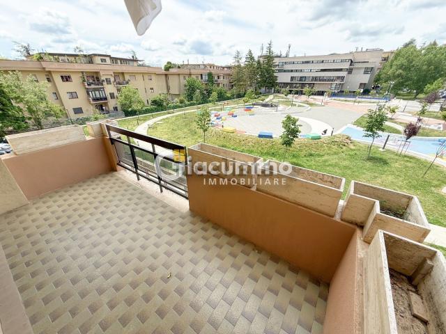 Appartamento in affitto di 187 m² in Via Domenico di Giura