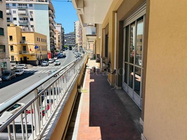 Appartamento in affitto di 187 m² in Via Asiago