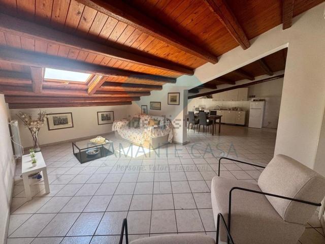 Appartamento in affitto di 187 m² in Viale della Libertà, 151