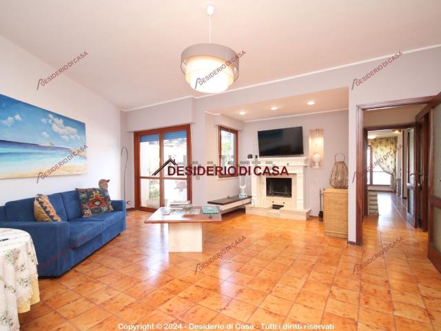 Appartamento in affitto di 189 m² in Via Annibale, 30