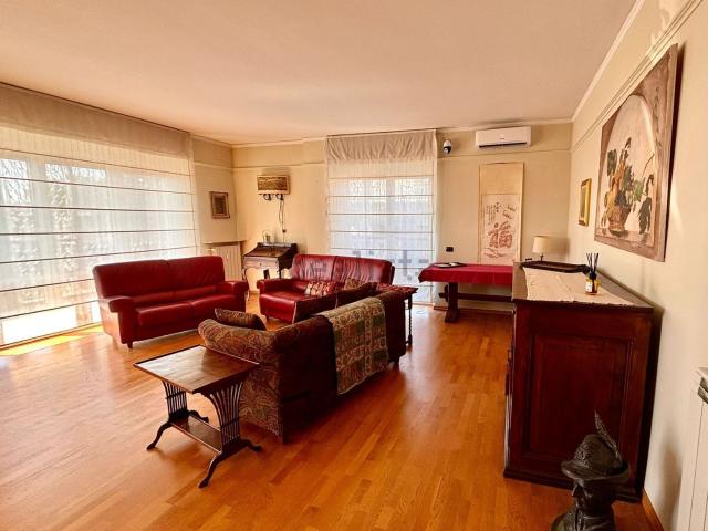 Appartamento in affitto di 190 m²