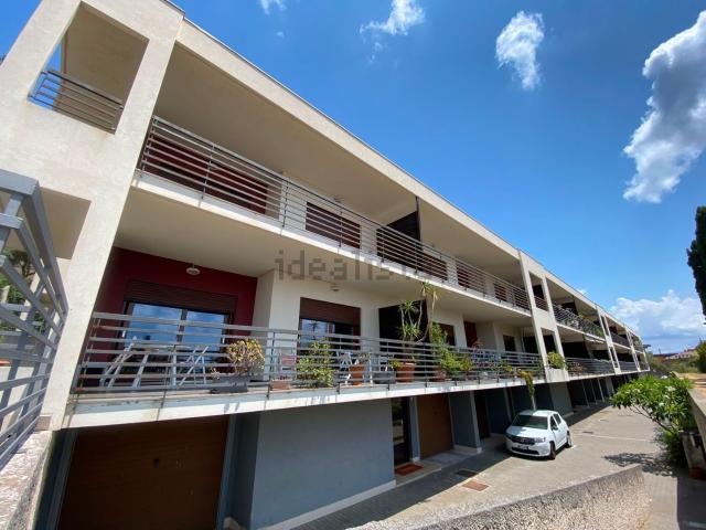 Appartamento in affitto di 190 m² in Via Consolare Pompea