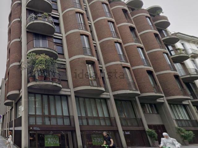Appartamento in affitto di 190 m² in Via Cernaia