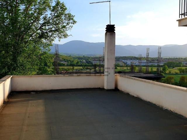 Appartamento in affitto di 190 m² in Via delle Aie, 16