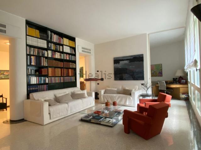 Appartamento in affitto di 190 m² in Via Nirone