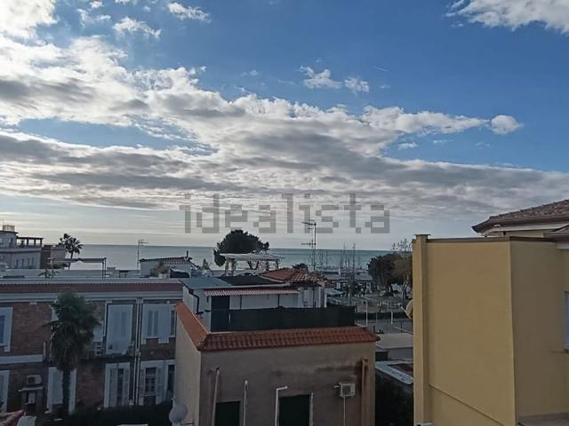 Appartamento in affitto di 190 m² in Via Roma, 57