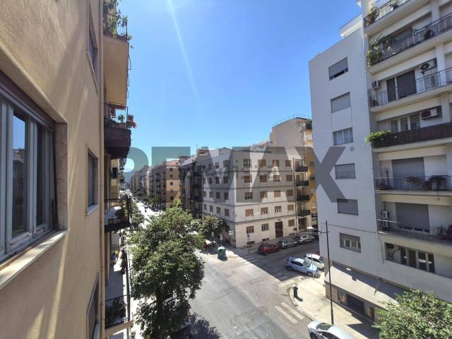 Appartamento in affitto di 199 m² in Via Terrasanta, 73