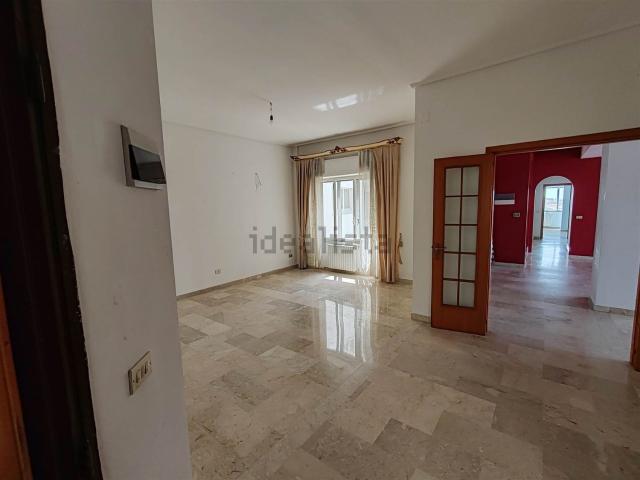 Appartamento in affitto di 200 m²