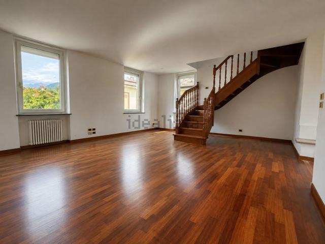 Appartamento in affitto di 200 m²