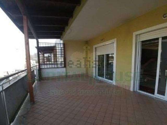 Appartamento in affitto di 200 m²