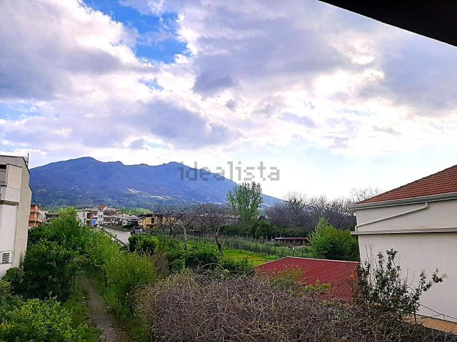 Appartamento in affitto di 200 m² in Via Costantinopoli
