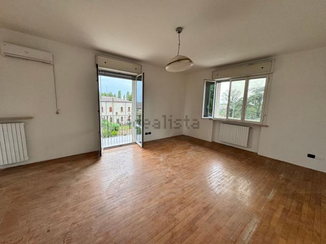 Appartamento in affitto di 200 m² in Via Camillo Benso Conte di Cavour