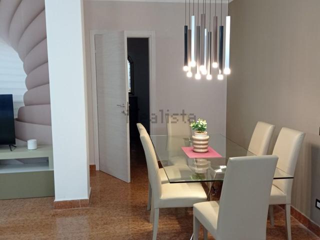 Appartamento in affitto di 200 m² in Via Chioda, 12