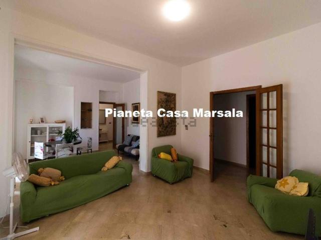 Appartamento in affitto di 200 m² in Via Curatolo