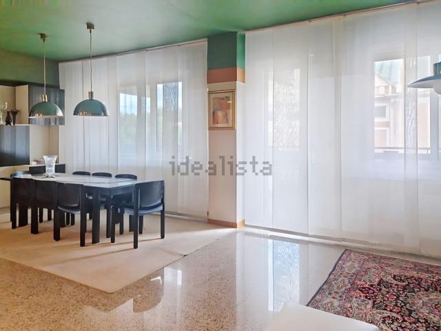Appartamento in affitto di 200 m² in Via Ancona, 5