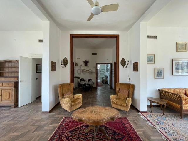 Appartamento in affitto di 200 m² in Via Giuseppe Melacrino
