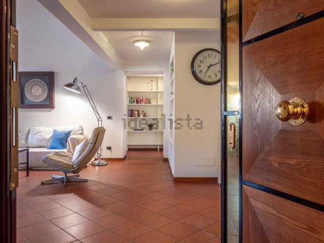 Appartamento in affitto di 200 m² in Via dei Rondinelli