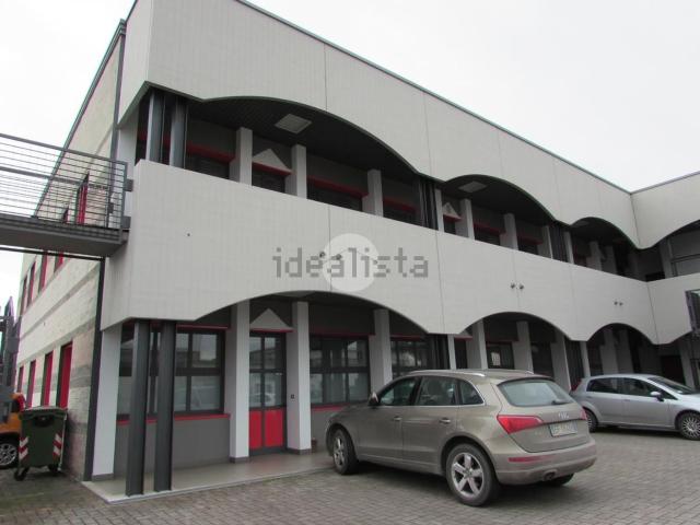 Appartamento in affitto di 200 m² in Via delle Libertà, 16