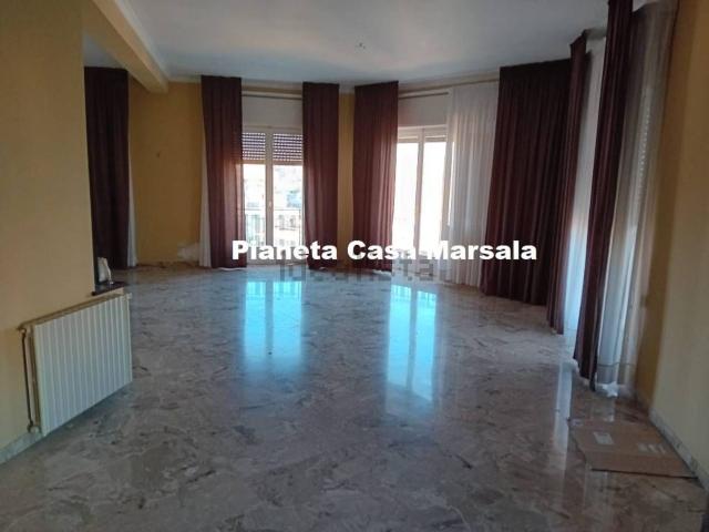 Appartamento in affitto di 200 m² in Via Edoardo Alagna