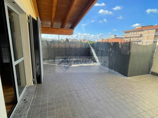 Appartamento in affitto di 200 m² in Via Fabio Filzi, 3