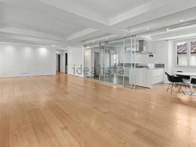 Appartamento in affitto di 200 m² in Via Lambertesca, 11