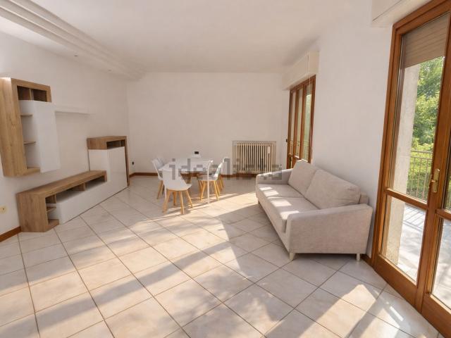 Appartamento in affitto di 200 m² in Via Luciano Manara