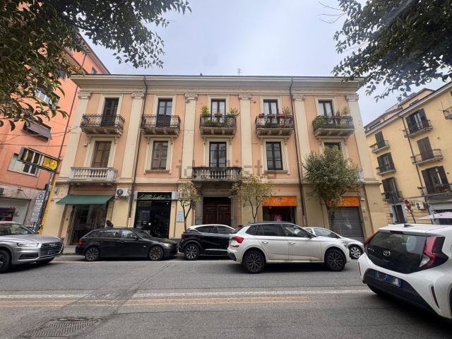 Appartamento in affitto di 200 m² in Via Monte Santo, 55