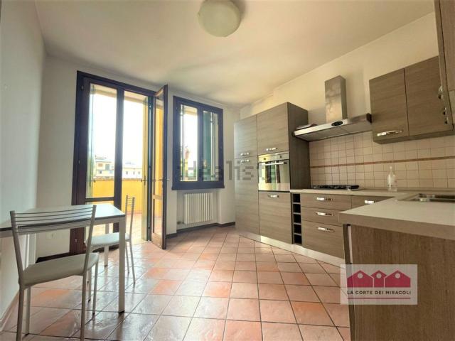 Appartamento in affitto di 200 m² in Via San Felice
