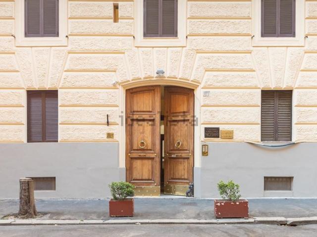 Appartamento in affitto di 200 m² in Via Paolo Emilio, 71
