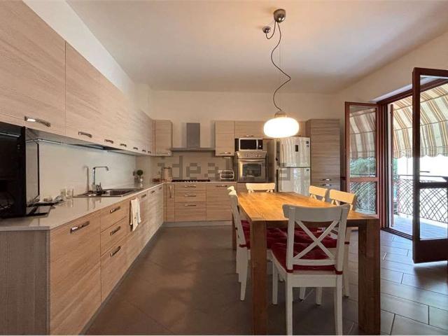 Appartamento in affitto di 200 m² in Via Pier Fortunato Calvi