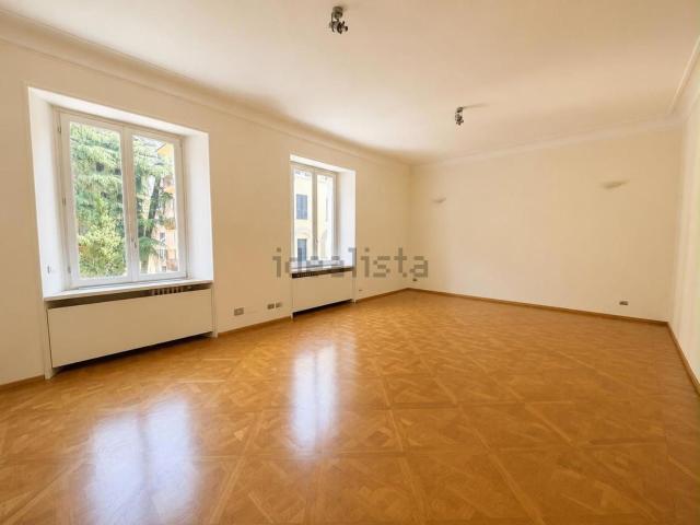 Appartamento in affitto di 200 m² in Via Ruggero Fauro