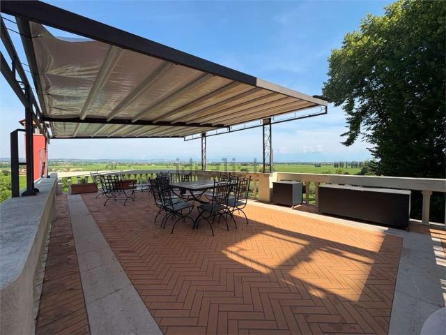 Appartamento in affitto di 200 m² in Via Unità d&apos Italia, 1