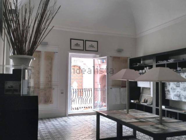 Appartamento in affitto di 200 m² in Via XI Maggio, 1