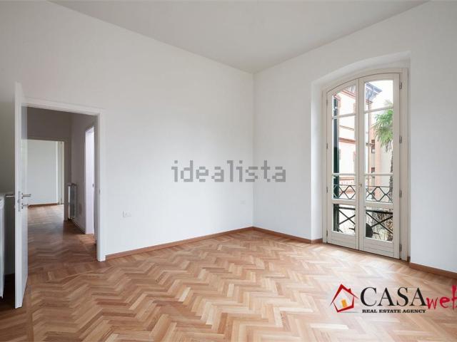 Appartamento in affitto di 200 m² in Via XXV Aprile, 16