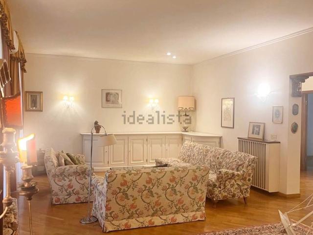 Appartamento in affitto di 200 m² in Corso Italia