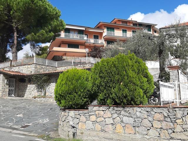 Appartamento in affitto di 200 m² in Località III Strade, 15