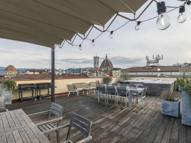 Appartamento in affitto di 200 m² in Piazza degli Strozzi
