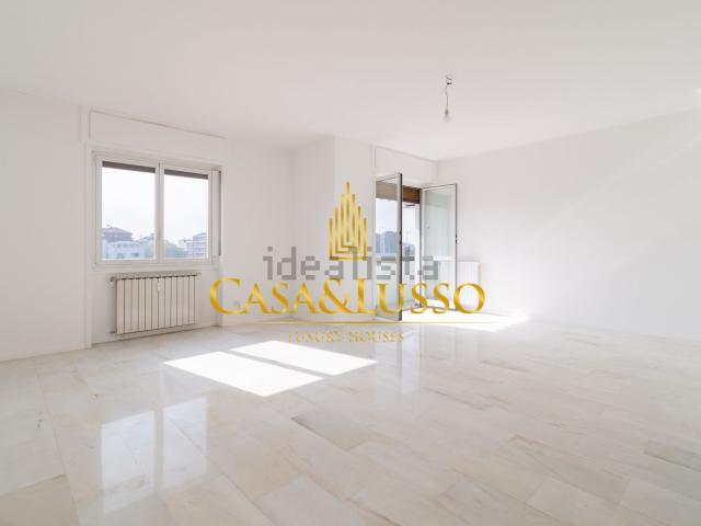 Appartamento in affitto di 200 m² in Piazzale Francesco Accursio