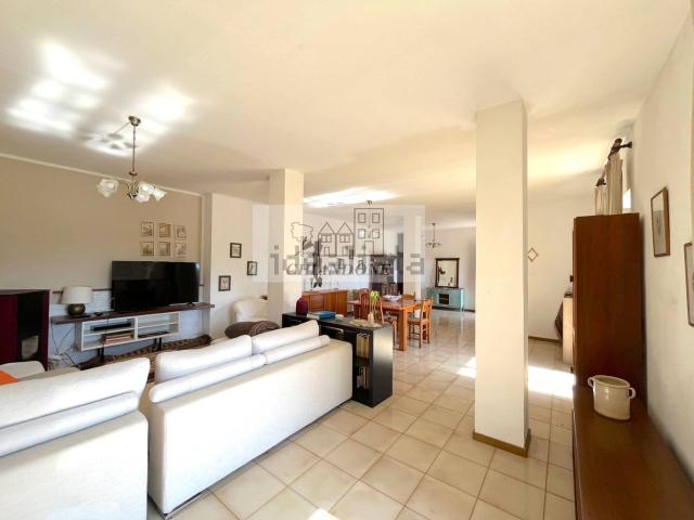Appartamento in affitto di 202 m²