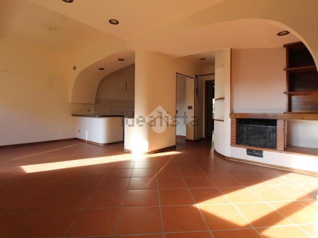 Appartamento in affitto di 203 m² in Via Risorgimento Traversa D, 18